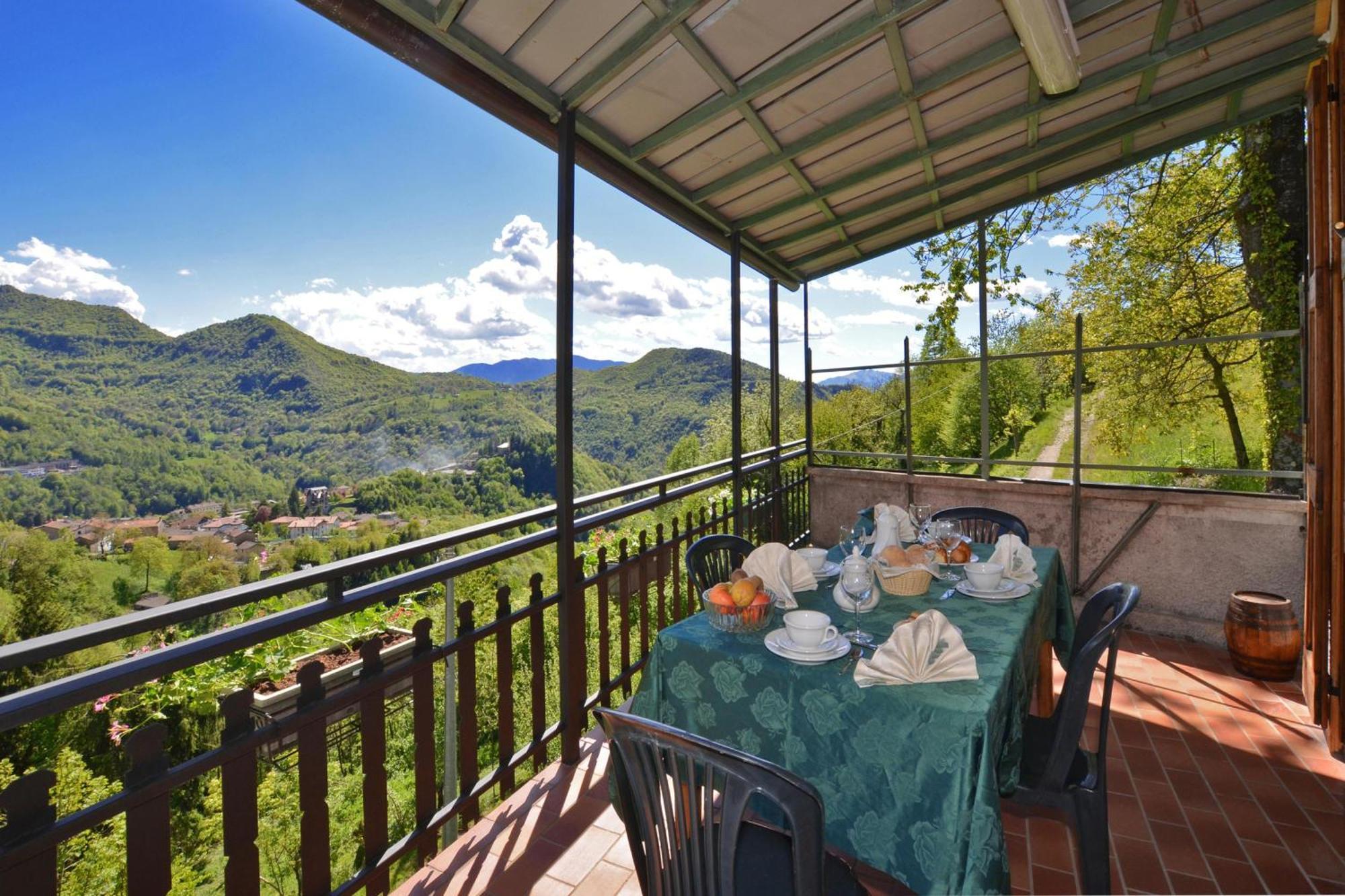 Casa Busso - Happy Rentals Esino Lario Екстериор снимка